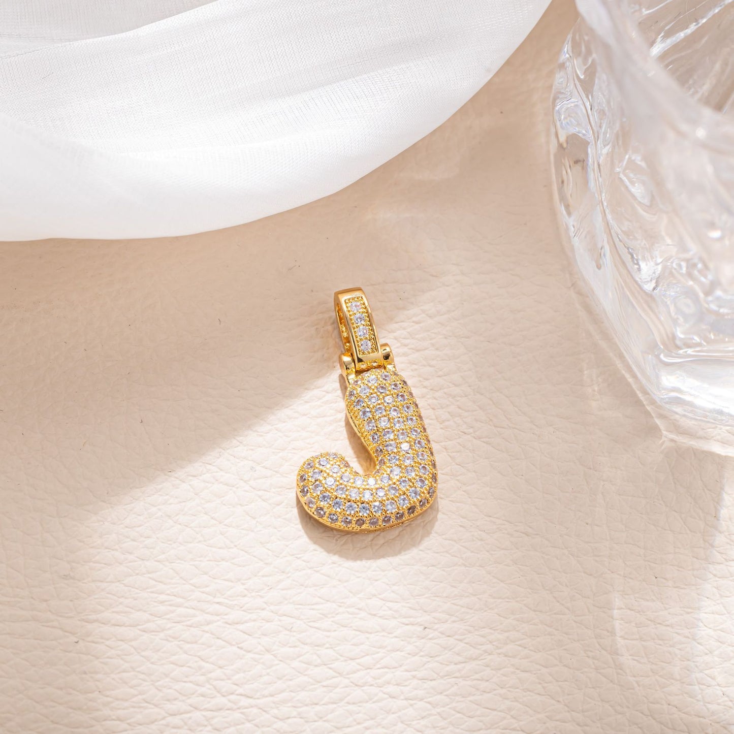 Minimalist Hip-hop Micro Inlaid Cubic Zirconia Letter Brass Pendant Necklace