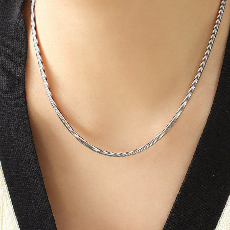 Collar de cadena de serpiente de acero de titanio minimalista con diseño en forma de U para acentuar la clavícula, accesorio de moda unisex