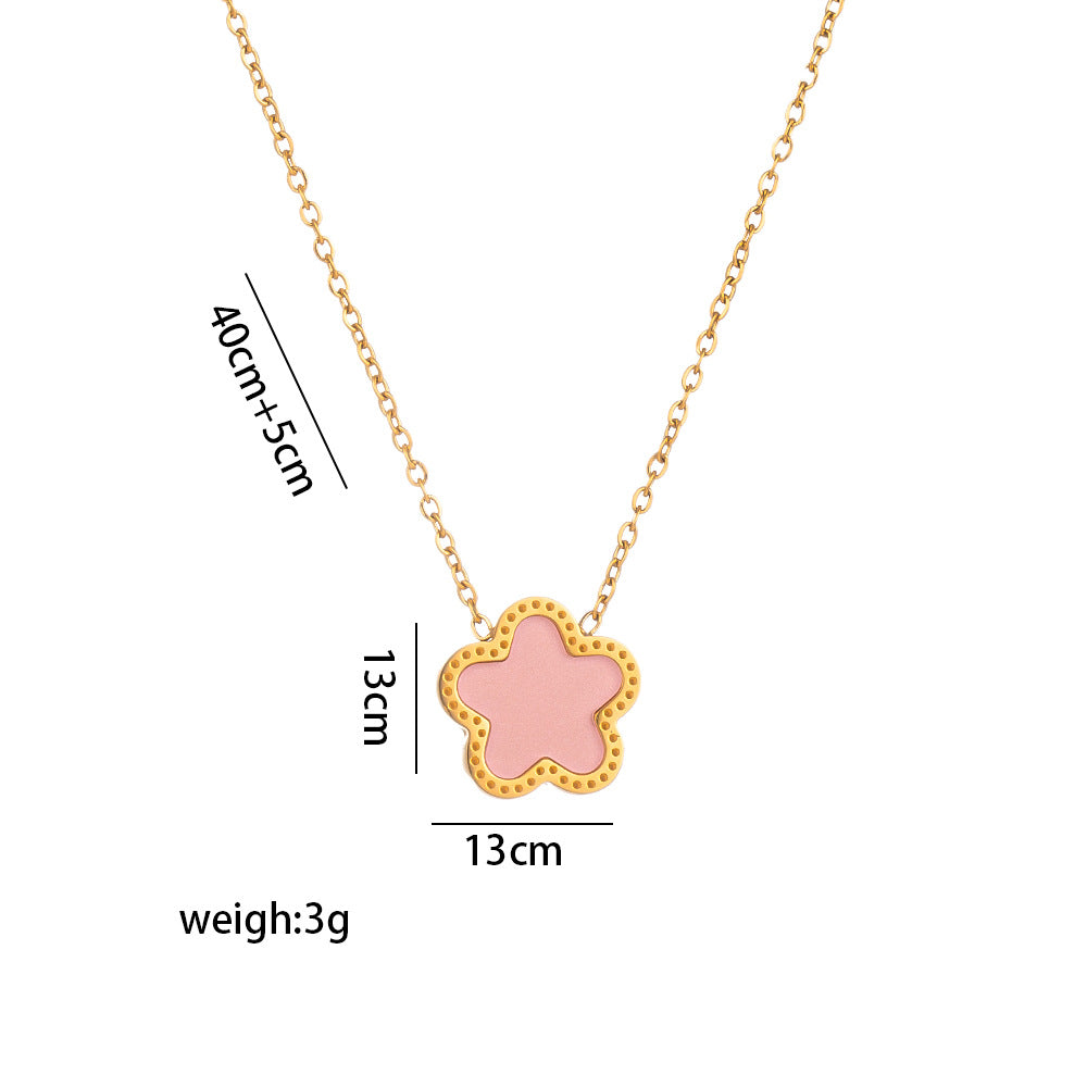 Collana pendente con fiore di pruno minimalista in madreperla da donna con intarsio di strass e catena a serpente in acciaio al titanio