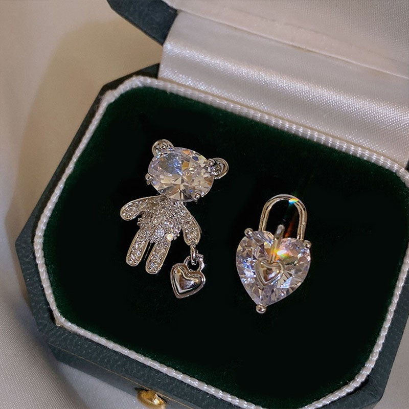 Pendientes de Flores Geométricas con Incrustaciones de Diamantes de Imitación en Cobre Bañado y Postes de Acero Inoxidable para Mujer, Joyería de Oreja de Lujo Minimalista y de Moda para el Día a Día