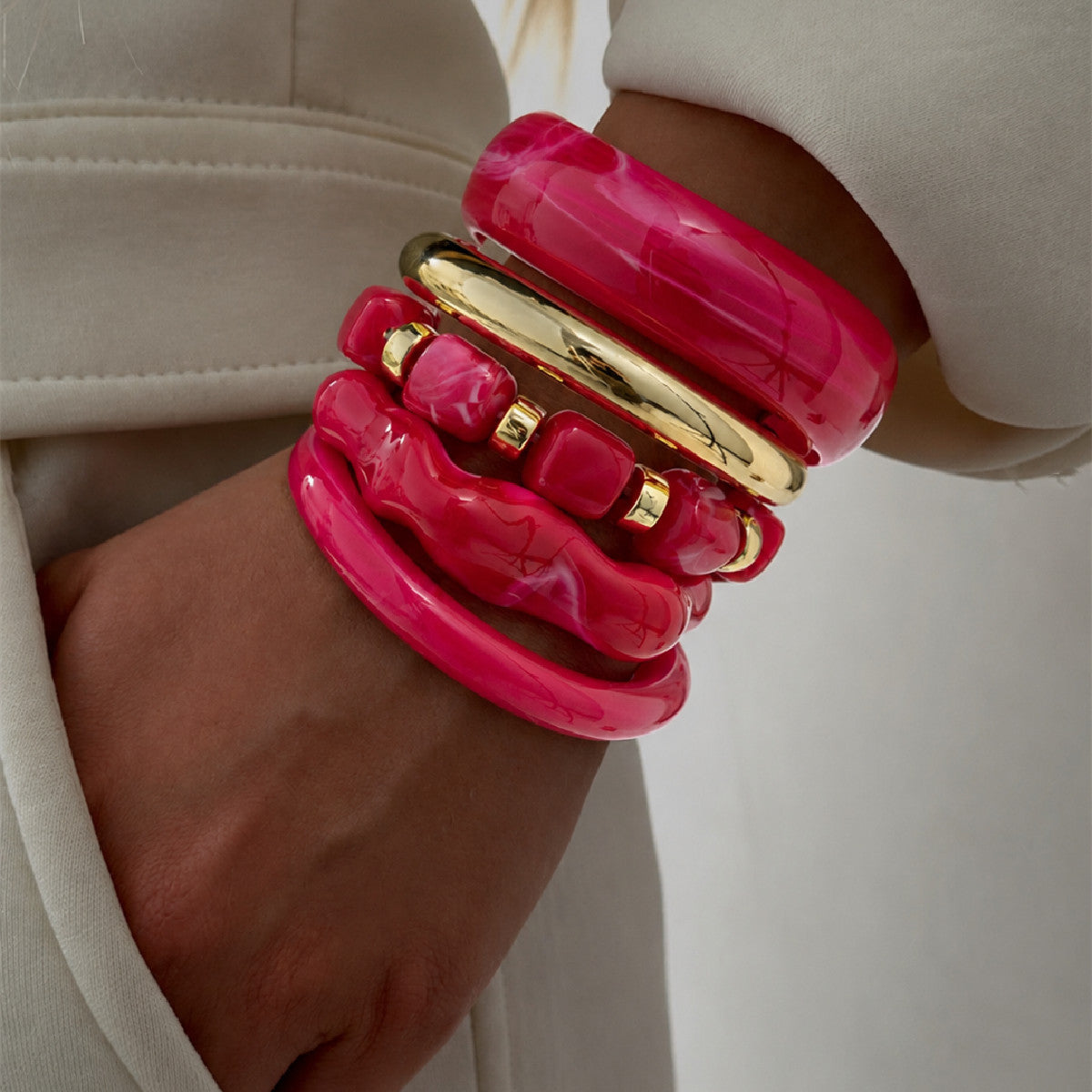 Exaggerated Geometric Gradient Resin Plated Bangle Bracelet