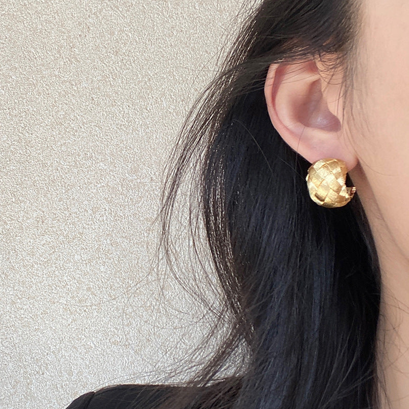 Orecchini a perno geometrici a C minimalisti in rame placcato con perni in acciaio da donna