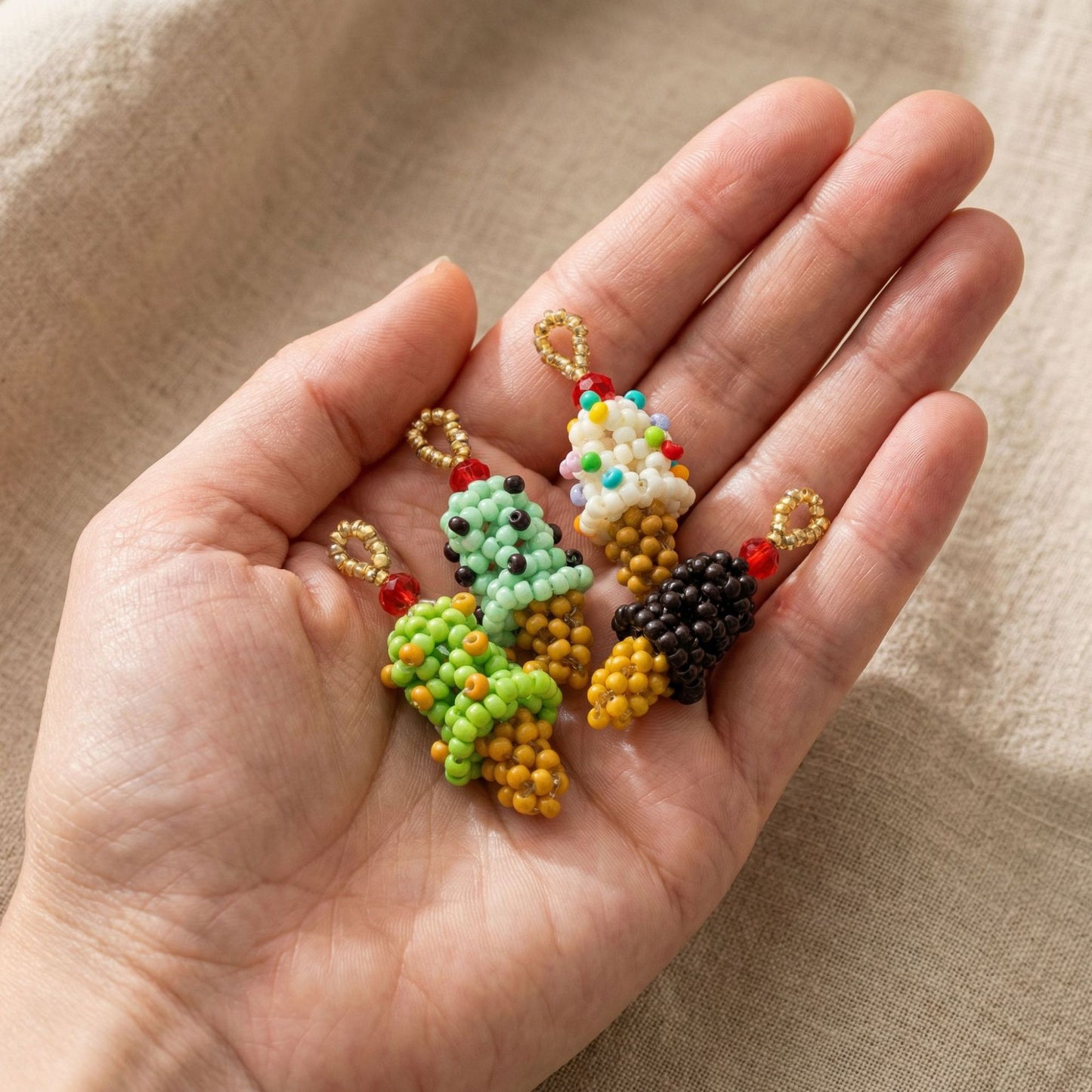 Vintage Geometric Plated Stainless Steel Pendant with Resin Beads Charm Bar for Unisex