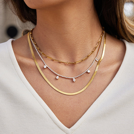 Collana Minimalista Geometrica in Acciaio Titanio con Placcatura in Oro PVD Sottovuoto per Donna, Catena Clavicola in Acciaio Inossidabile