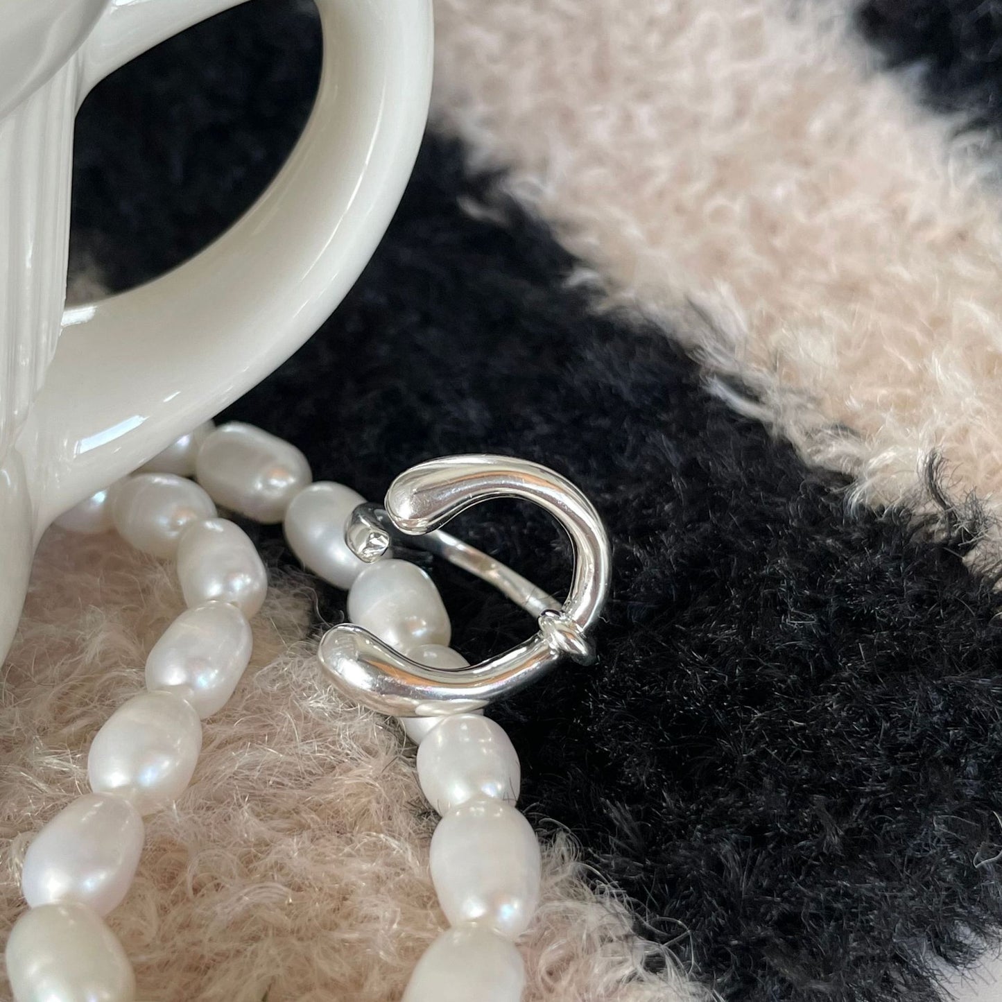 Anillo Minimalista Elegante de Plata de Ley 925 con Forma de U Geométrica para Mujer
