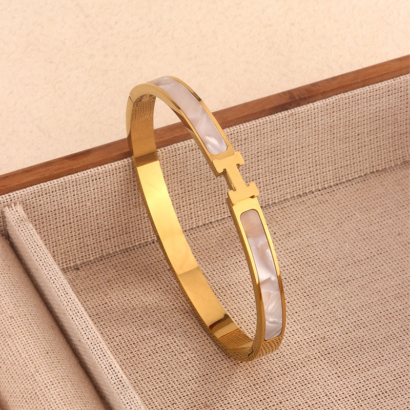 Elegant 18K Gold Plated Geometric Round Titanium Steel Bracelet