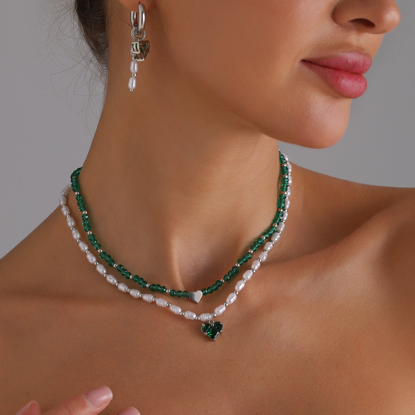 Elegant Heart-Shaped Geometric Alloy Necklace with Rhinestone Accents, Plated Finish, Delicate Clavicle Chain for Women