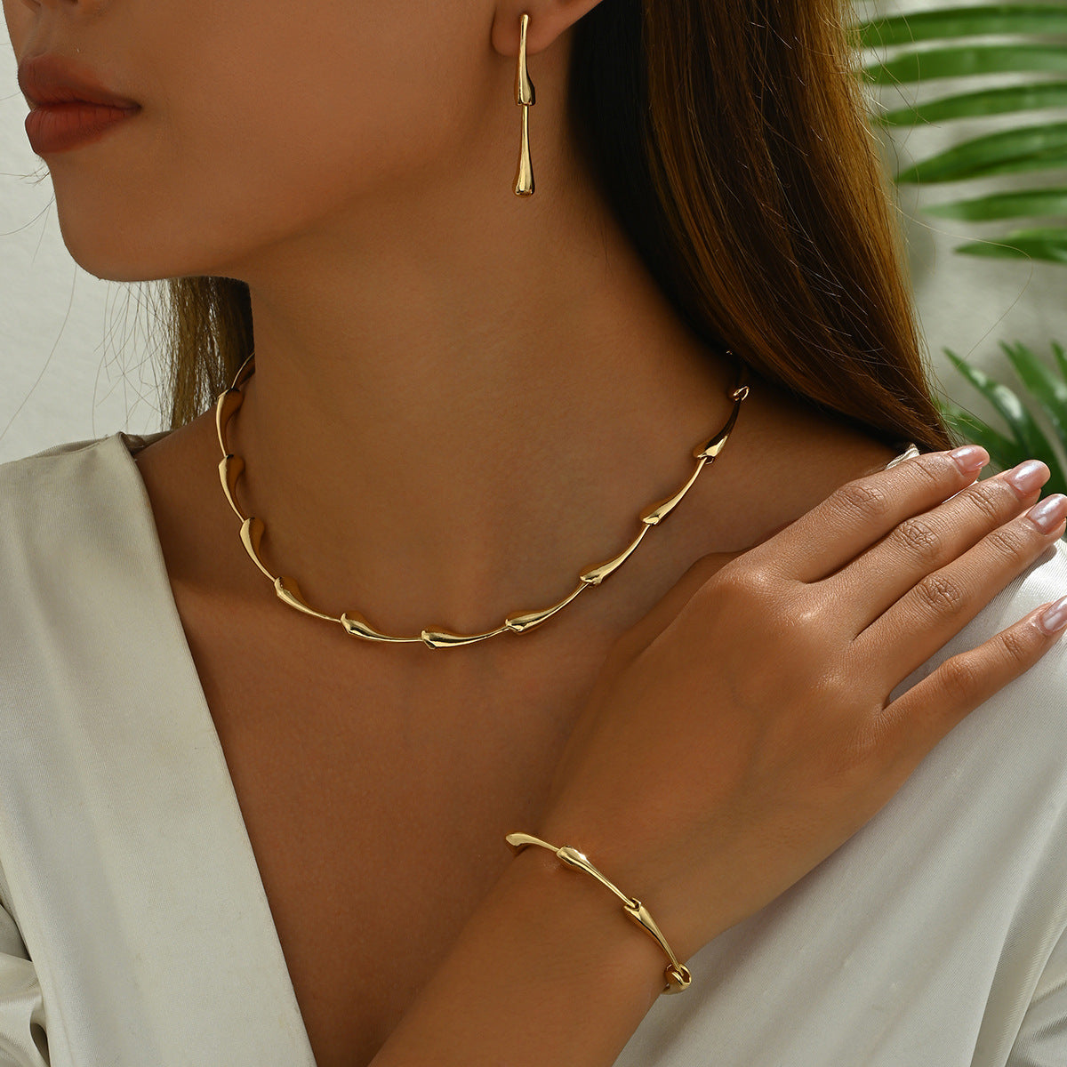 Juego de collar minimalista de cobre con forma de gota de agua con pendientes a juego y pulsera ajustable para mujer