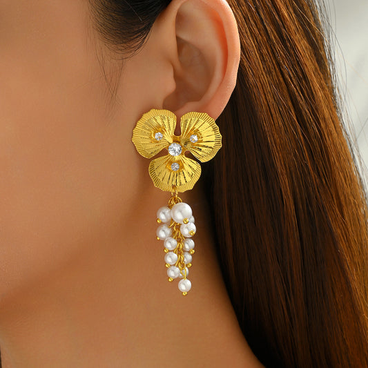 Pendientes florales geométricos de moda para mujer, de aleación de zinc con incrustaciones de perlas, pendientes versátiles para uso diario