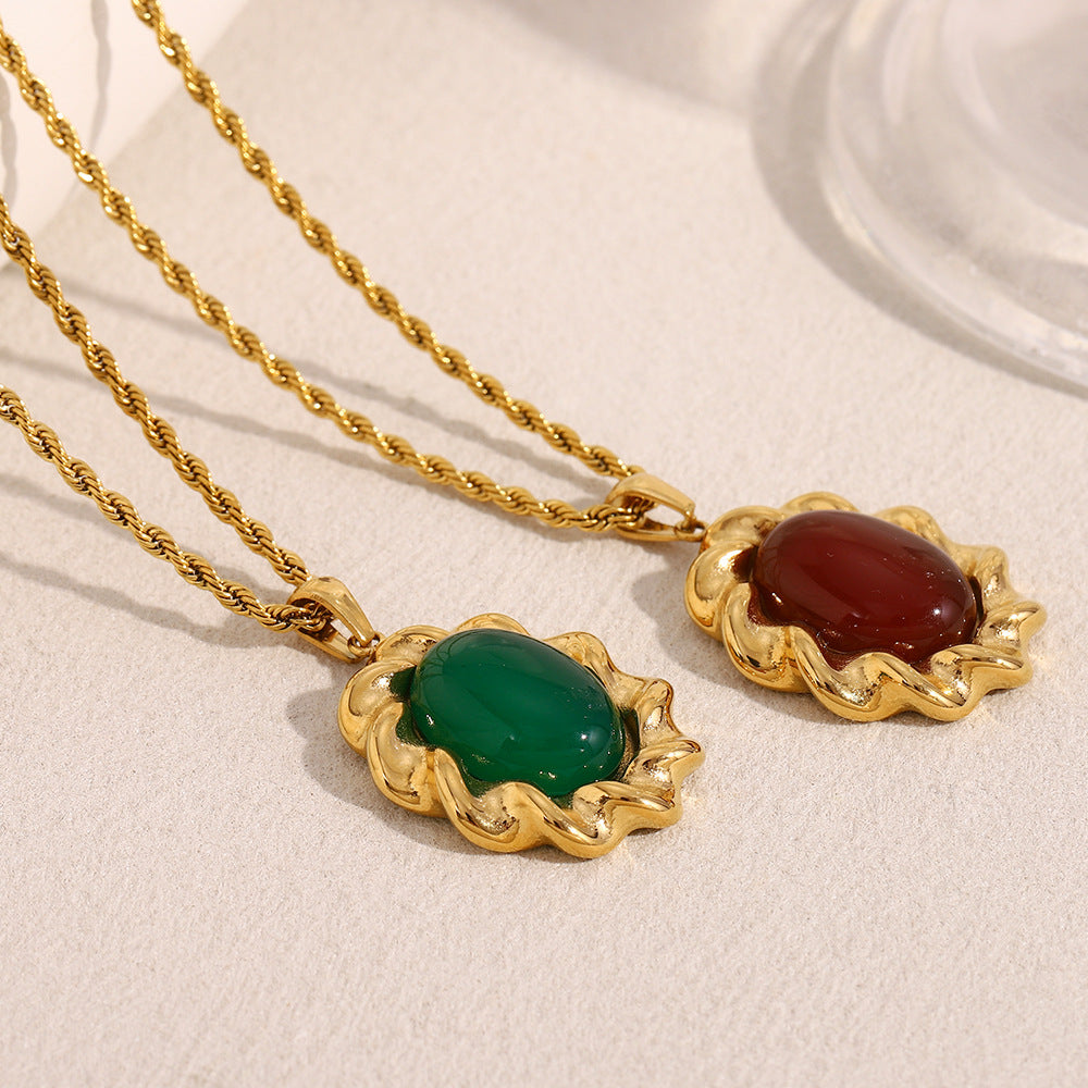 Elegante collana a pendente geometrico d'ispirazione vintage in acciaio inossidabile con placcatura in oro 18 carati e intarsio in agata rossa da donna