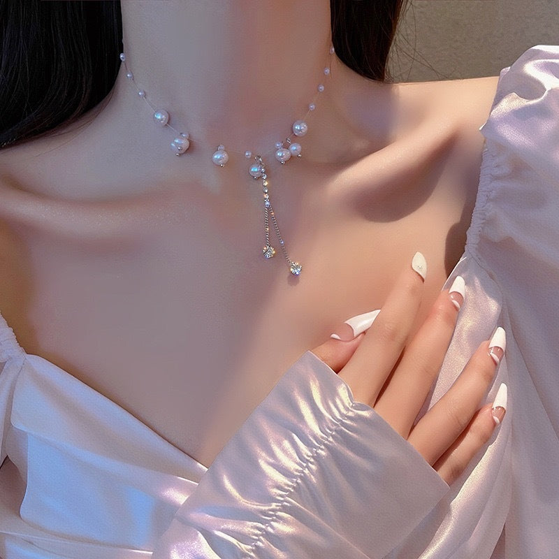 Collana Pendente Geometrica Minimalista da Donna in Acciaio al Titanio con Intarsi di Strass e Finitura Placcata, Elegante Collana a Catena per Clavicole
