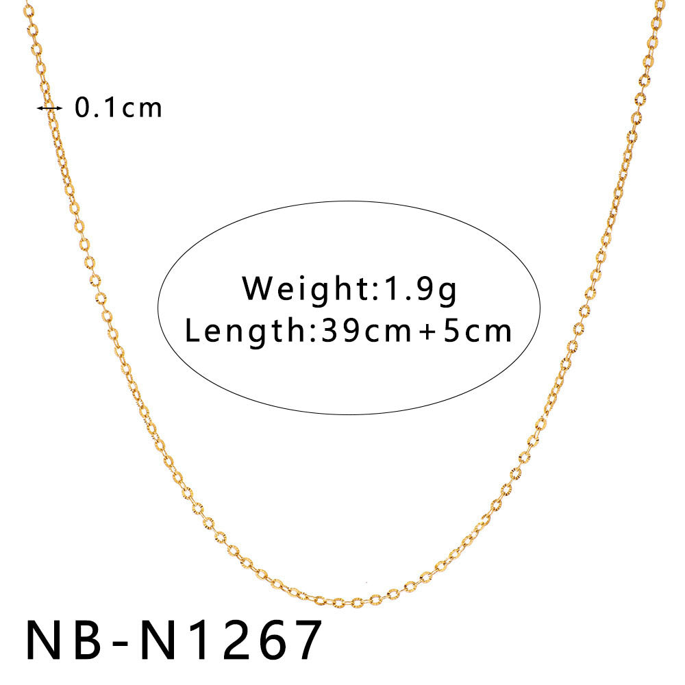 Collana con pendente geometrico minimalista da donna con design a intaglio, catena in acciaio inossidabile e finitura placcata sottovuoto in oro 18 carati