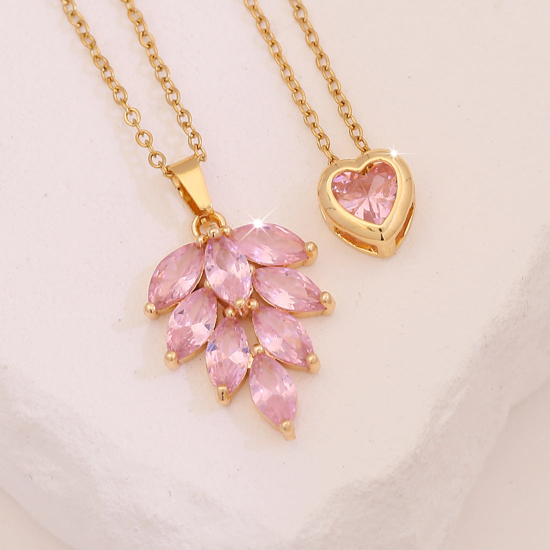 Fashionable Heart-Shaped Floral Water-Drop Leaf Pendant Necklace in Stainless Steel with Cubic Zirconia