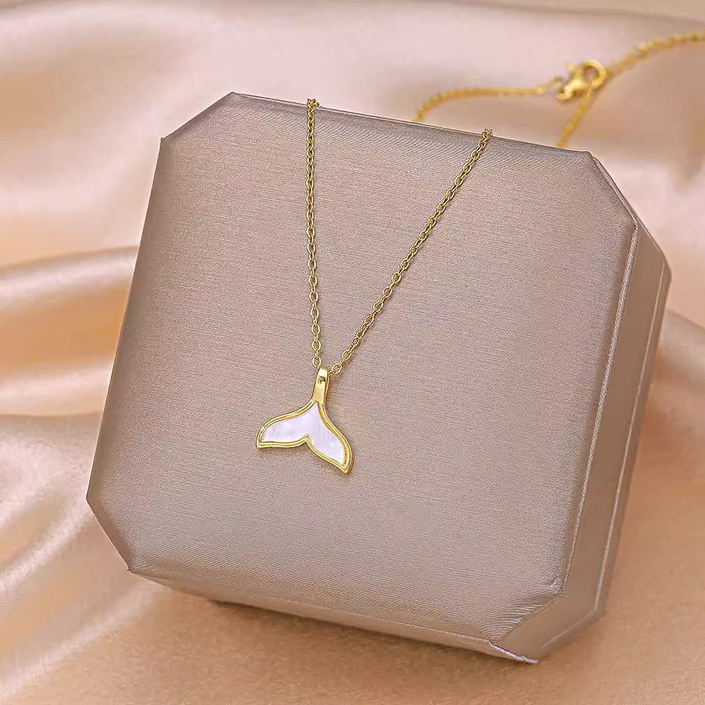 Minimalist Seashell Mermaid Tail Pendant Necklace for Women Titanium Steel O-Chain with Plated Finish and Irregular Design