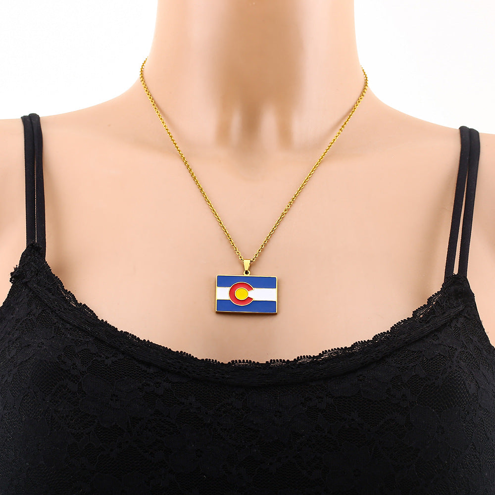 Collar con colgante de la bandera del estado de Colorado, geométrico étnico vintage, de acero inoxidable con acabado esmaltado, con cadena de eslabones, unisex