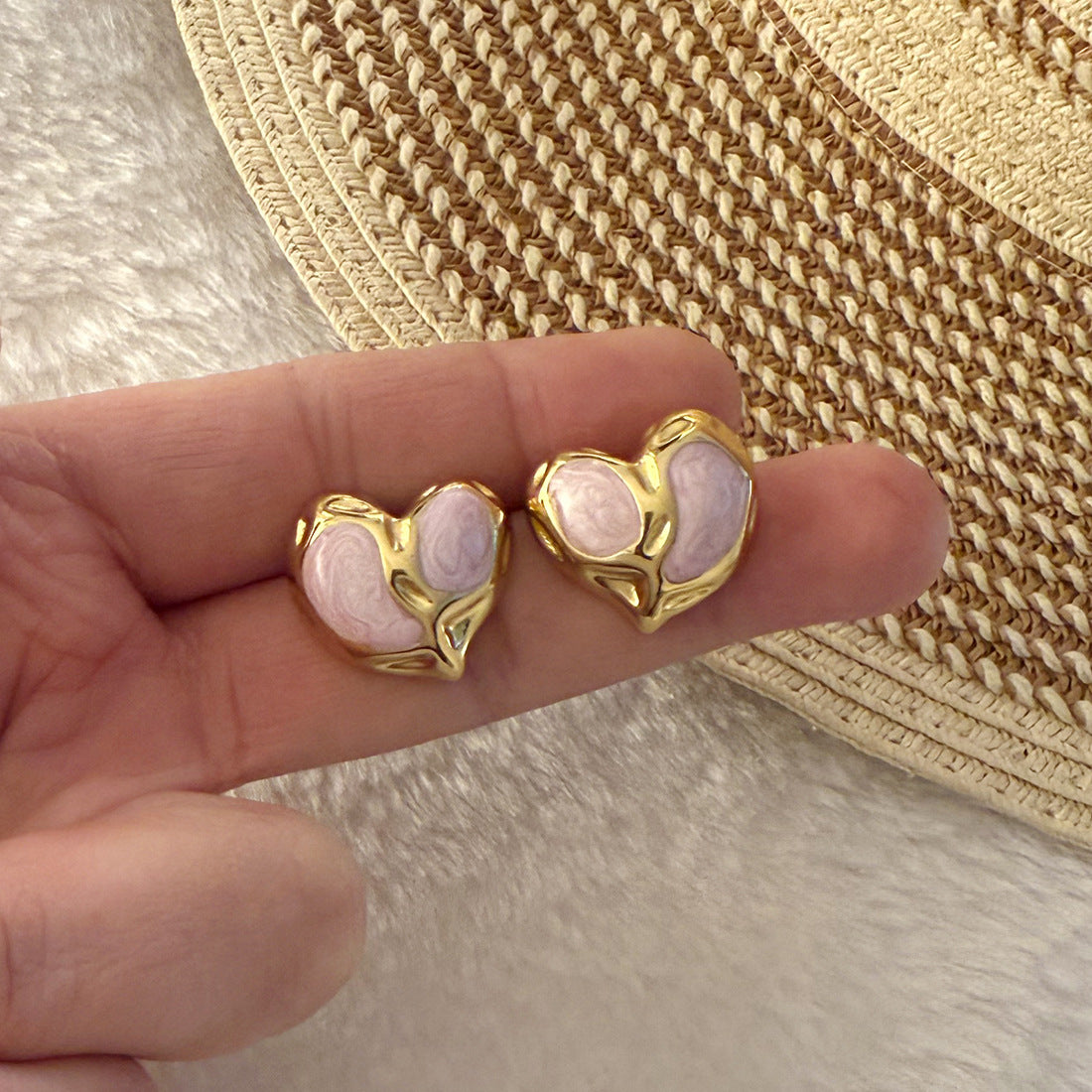 Orecchini da donna in acciaio inossidabile a forma di cuore smaltato, in stile fresco e dolce