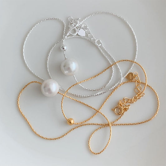 Collar minimalista geométrico arcoíris con perlas en plata de ley 925 con cadena de serpiente