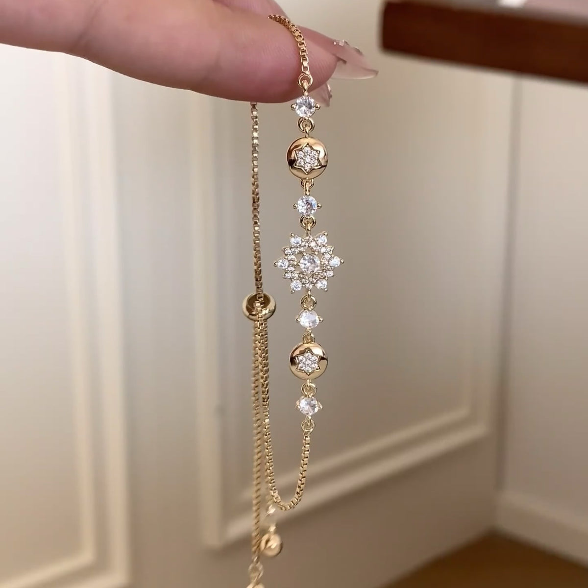 Luxury Elegant Geometric Floral Brass Bracelet with Cubic Zirconia Inlay for Women