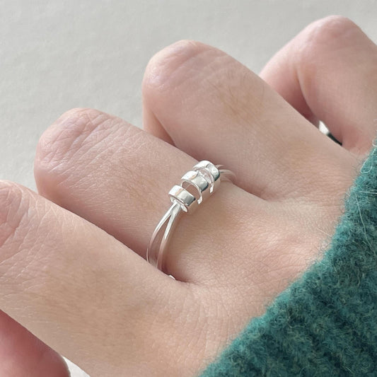 Anillo minimalista de plata de ley S925 con diseño circular geométrico para mujer
