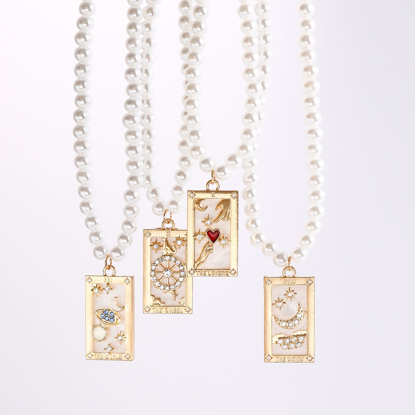 Fashionable Minimalist Rectangular Tarot Pendant Necklace for Women with Alloy Base and Rhinestone Inlay, Gold-Plated Clavicle Chain