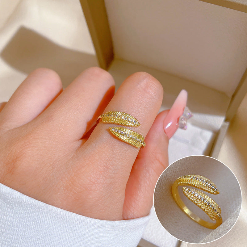 Minimalist Sweet Geometric Round Brass Plated Rhinestone Ring for Women and Men