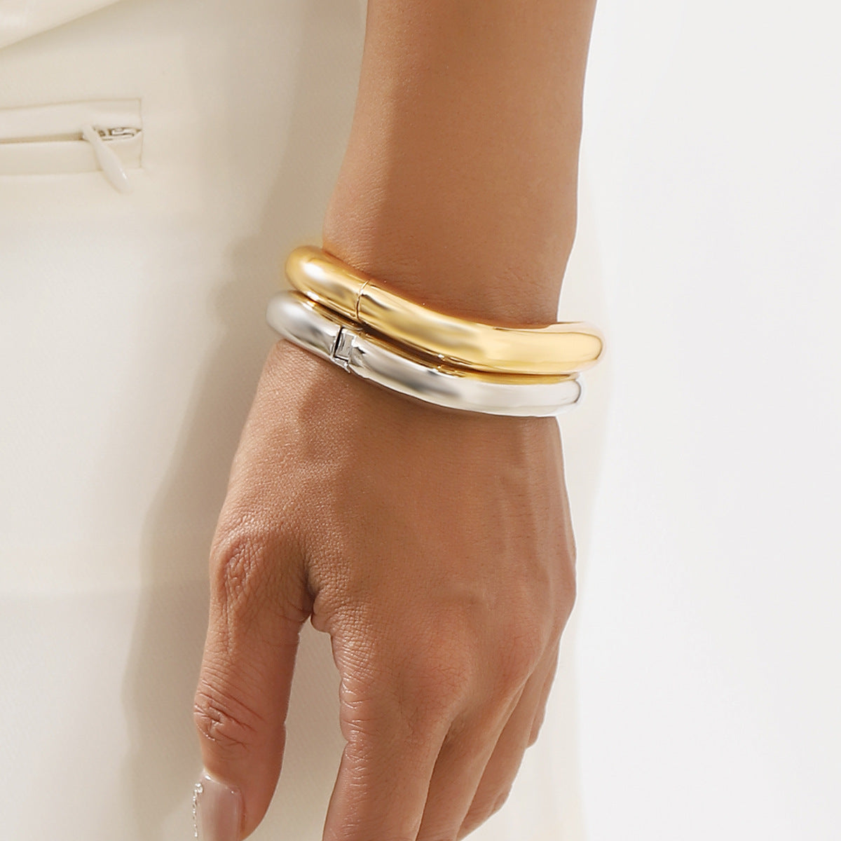 Pulsera geométrica irregular vintage de aleación para mujer con acabado pulido y superficie chapada