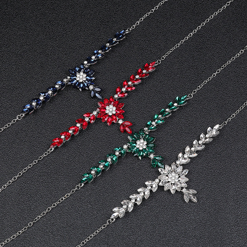 Charming Floral Pattern Vintage Style Alloy Necklace and Earrings Set with Rhinestone Pendant and Plated Finish for Women