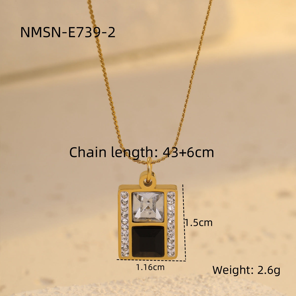 Collana da donna minimalista ed elegante in acciaio inossidabile con pendente rettangolare placcato in oro 18 carati