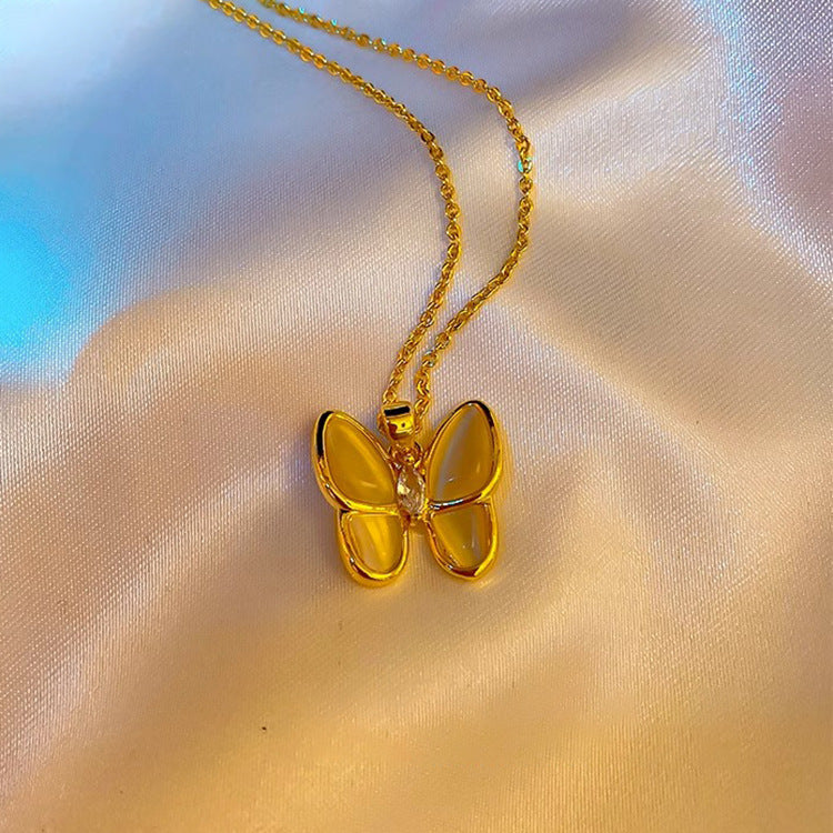 Collana Minimalista con Ciondolo a Farfalla in Acciaio al Titanio con Finitura Placcata da Donna