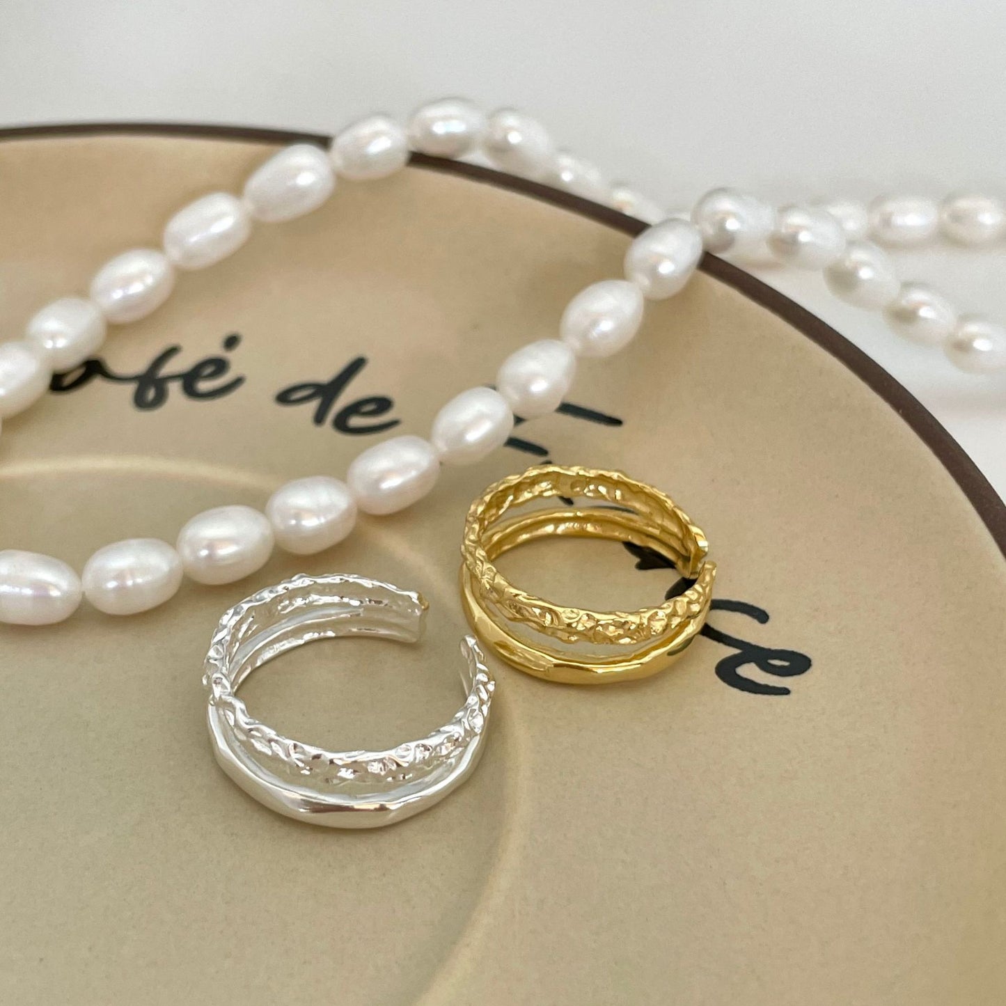 Anillo Minimalista de Plata de Ley 925 con Doble Capa Geométrica para Mujer