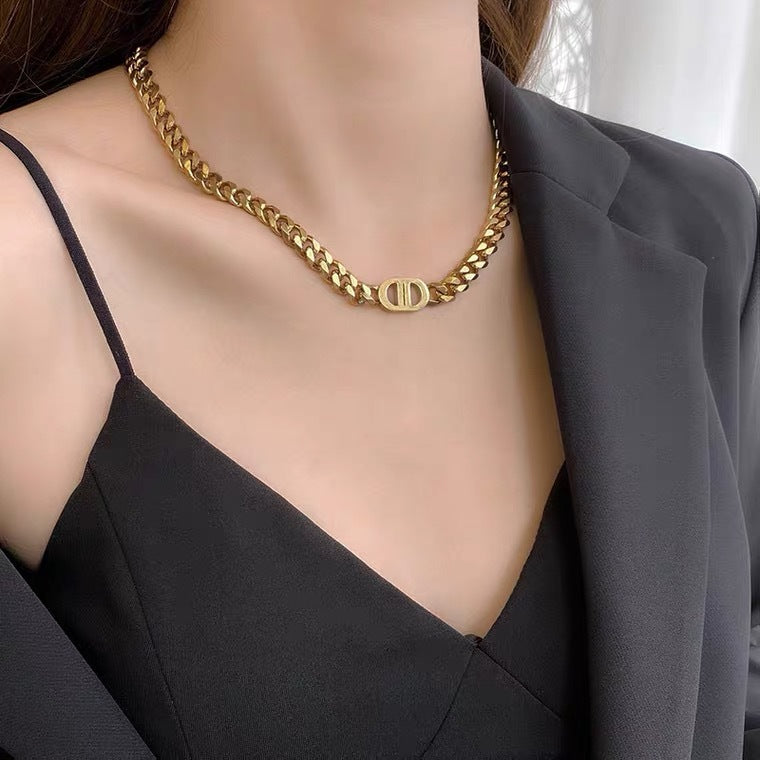 Minimalist Geometric Letter D Titanium Steel Necklace for Women with Gold Plating and Clavicle Chain Style