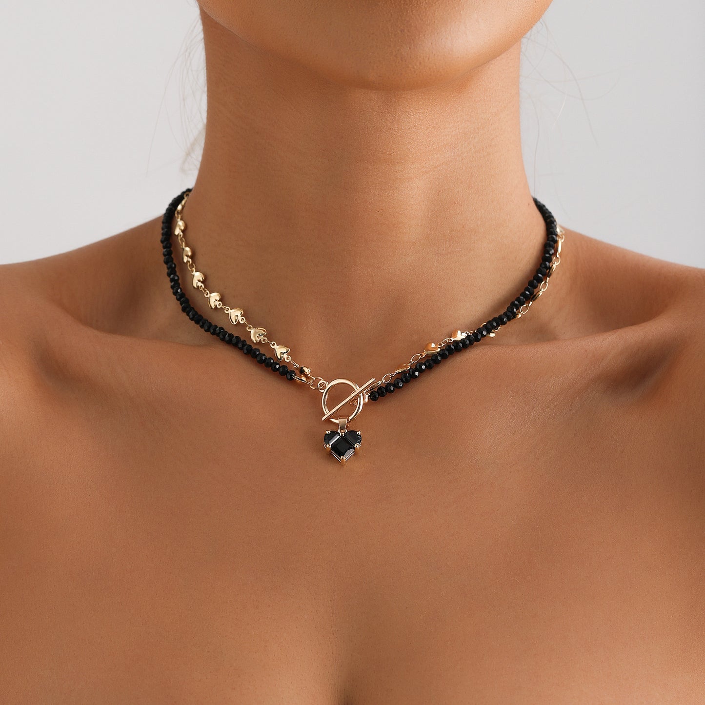 Creative Heart-Shaped Alloy Pendant Necklace with Rhinestone Inlay, Plated Finish, Clavicle Chain with OT Clasp for Women