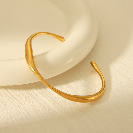 Bracciale da donna in acciaio inossidabile a geometria irregolare con finitura placcata, design alla moda e versatile