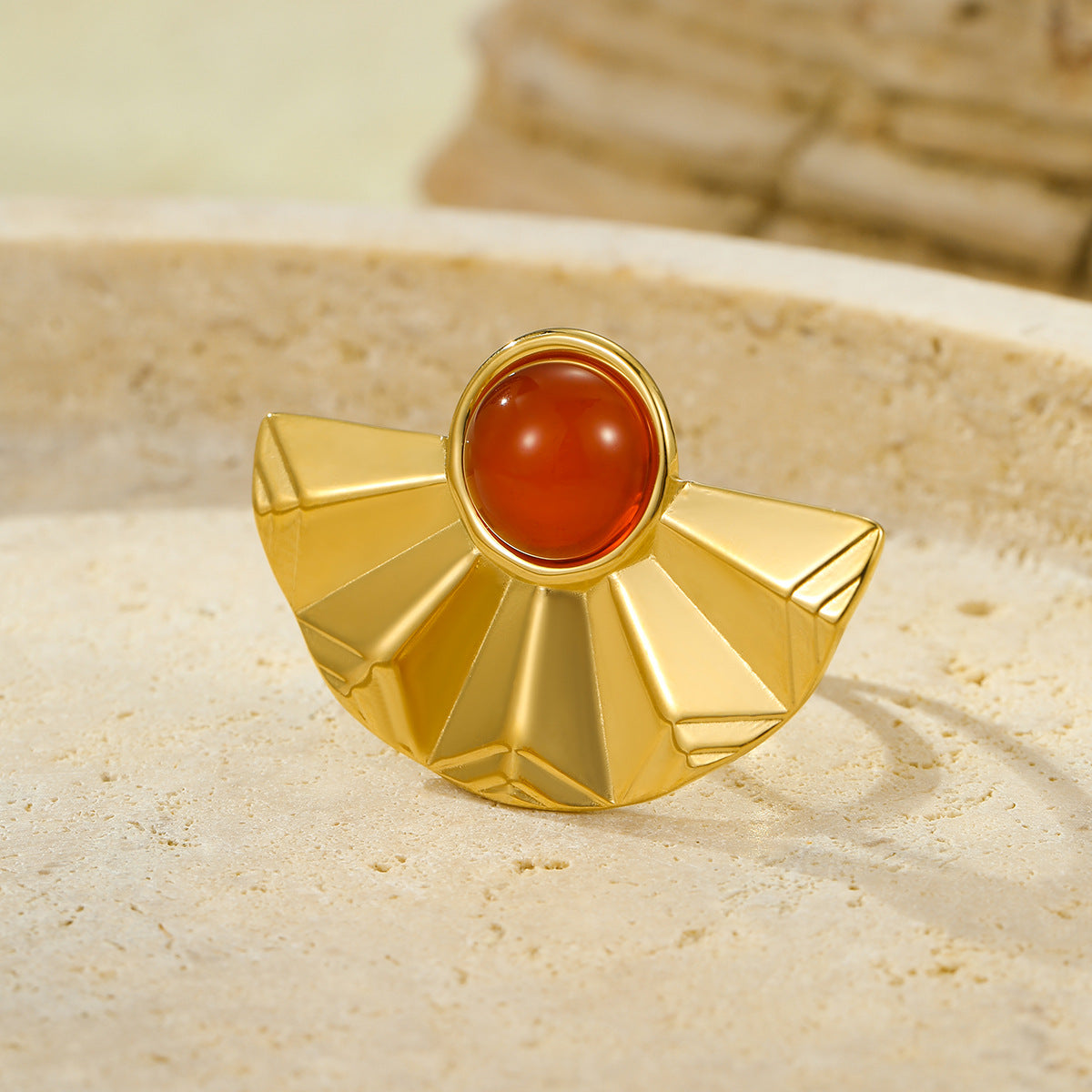 Anello vintage da donna in acciaio inossidabile placcato oro 18 carati con design geometrico a ventaglio e intarsio in pietra naturale