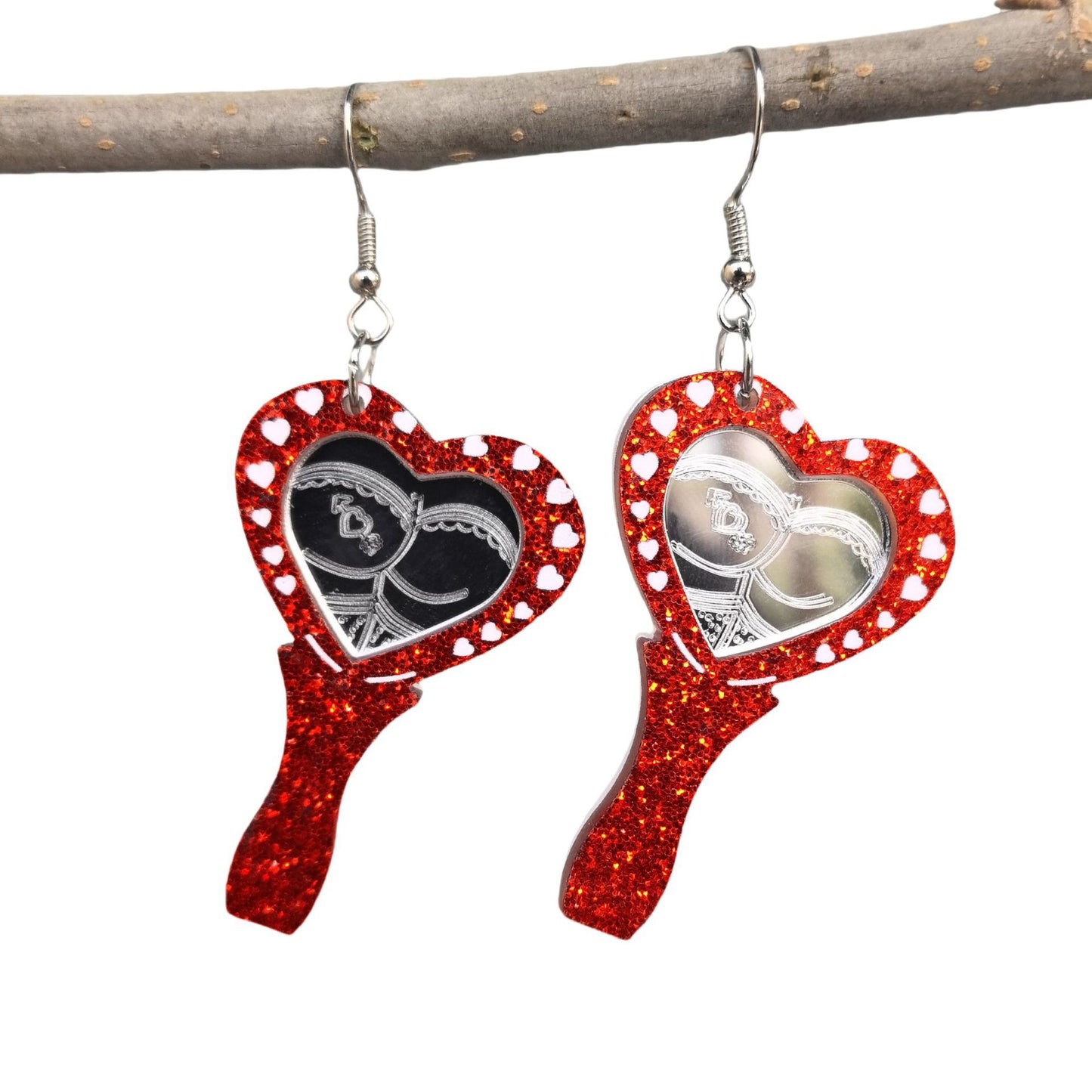 Orecchini creativi in acrilico intagliati a forma di cuore per donna con stile personalizzato