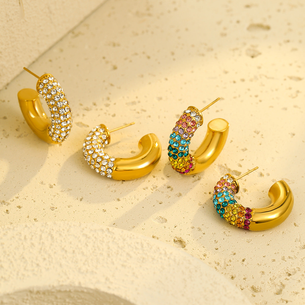 Pendientes de acero inoxidable en forma de C, estilo oficina a la moda, con incrustaciones de circonita de colores y chapado en oro de 18 quilates para mujer
