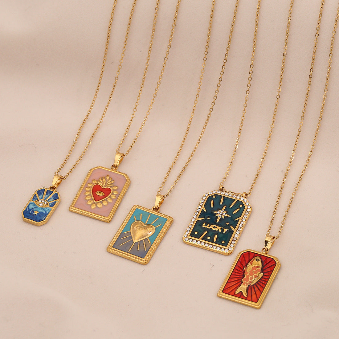 Vintage Heart-Shaped Stainless Steel Pendant Necklace with Gold Plating and Tarot Design
