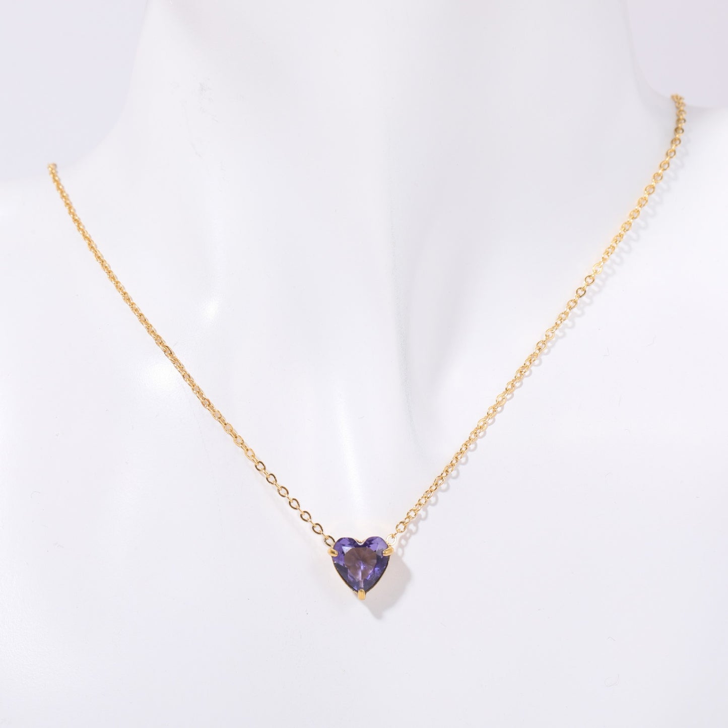 Collana con ciondolo geometrico alla moda in acciaio inossidabile con ciondolo a forma di cuore in pietra portafortuna in acciaio al titanio elettrolitico e catena a O