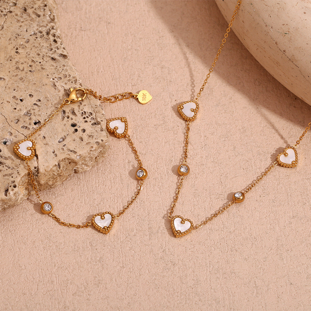 Minimalist Heart-Shaped Stainless Steel Plated 18K Gold Necklace with Three Shell Pendants and Round Rhinestones for Women