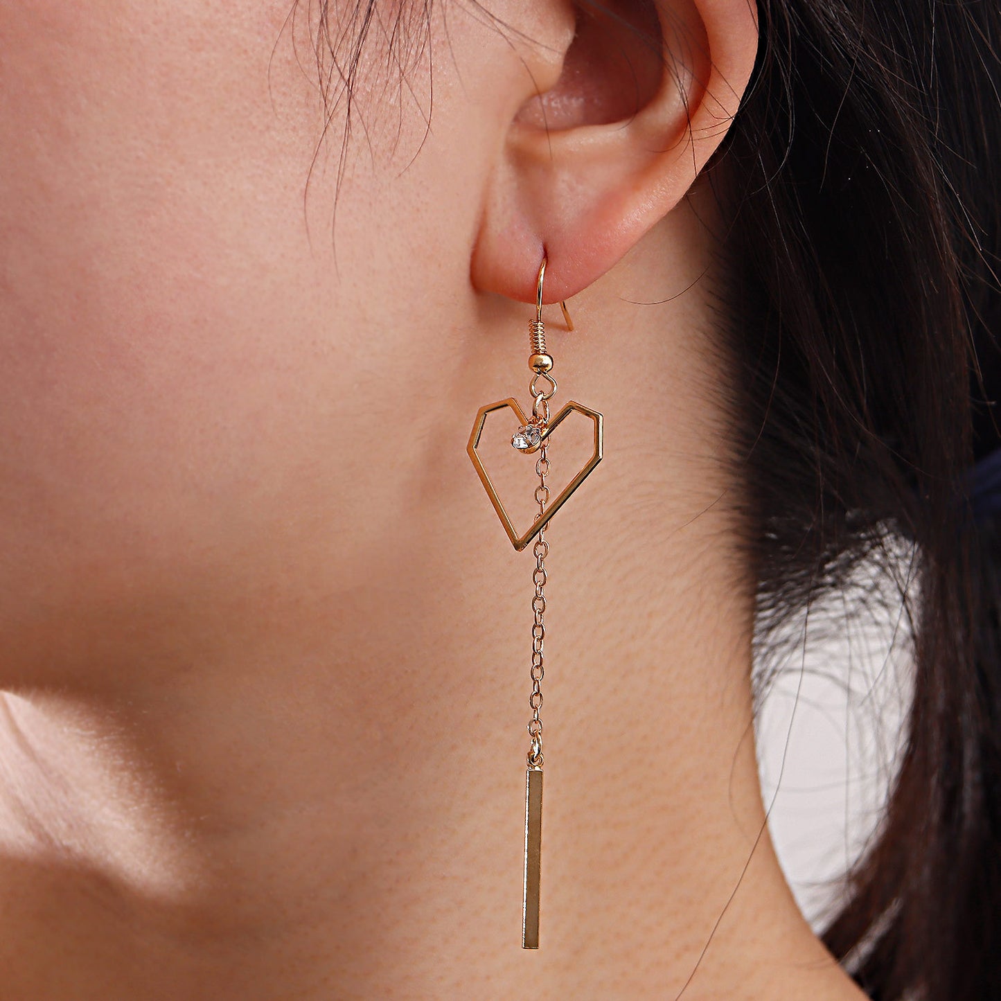 Minimalist Hollow Heart Shaped Alloy Earrings with Micro-Pavé Rhinestones and Fringe Detail for Women