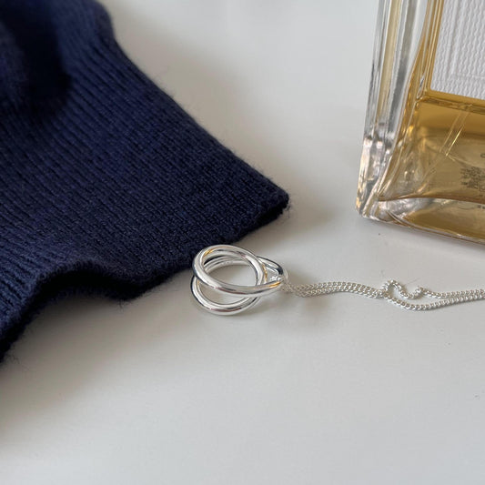 Collana Minimalista Geometrica Ovale in Argento Sterling 925