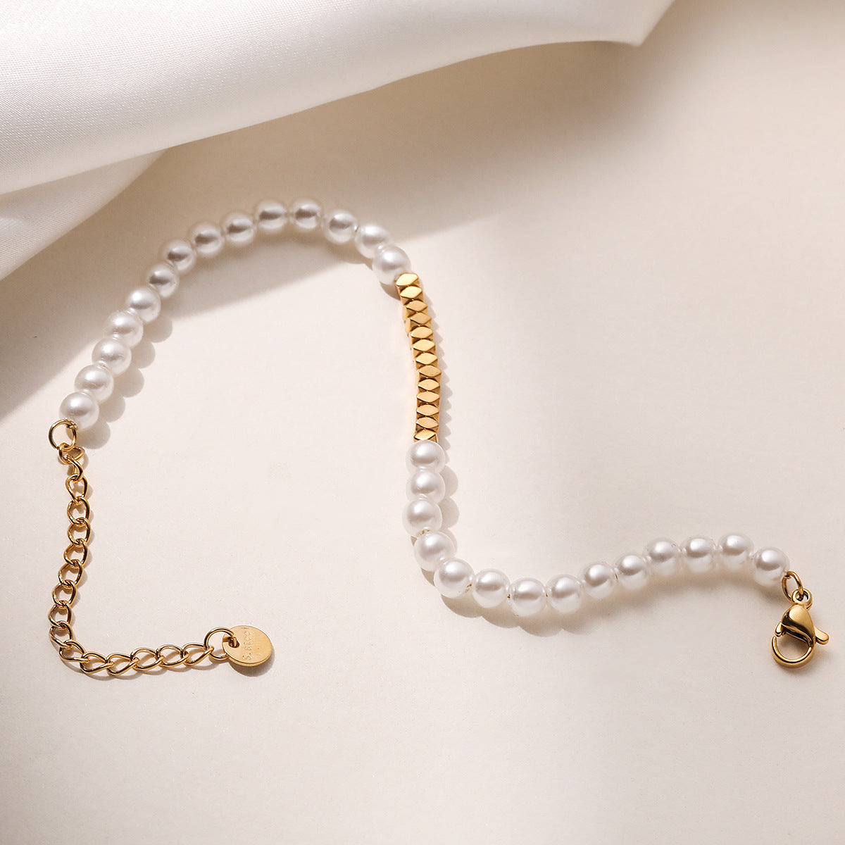 Minimalist Irregular Pearl Bracelet for Women Stainless Steel Electroplated Fashion Accessory