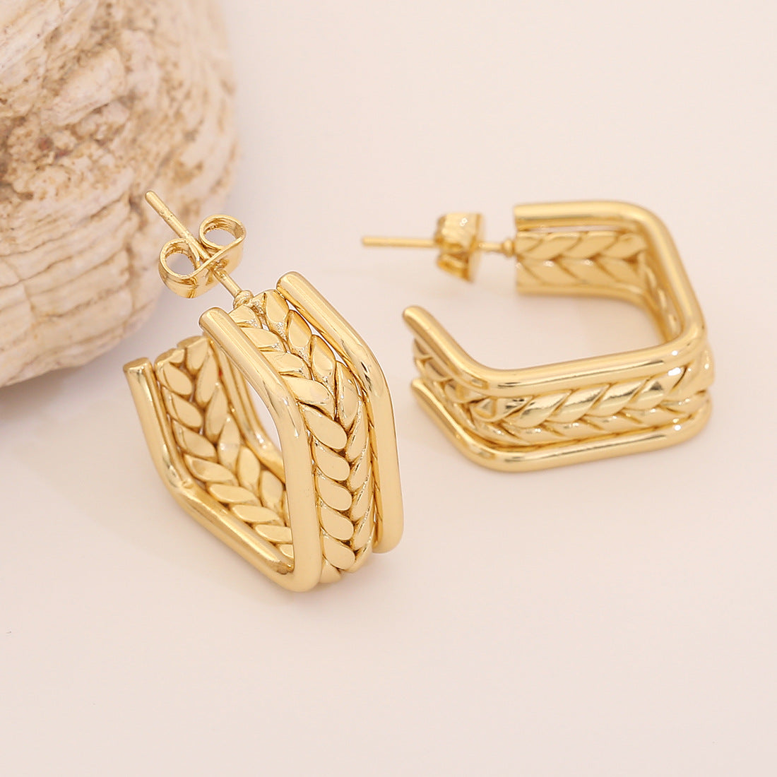 Minimalist Heart-Shaped Geometric Stainless Steel Hoop Earrings with Plated Finish