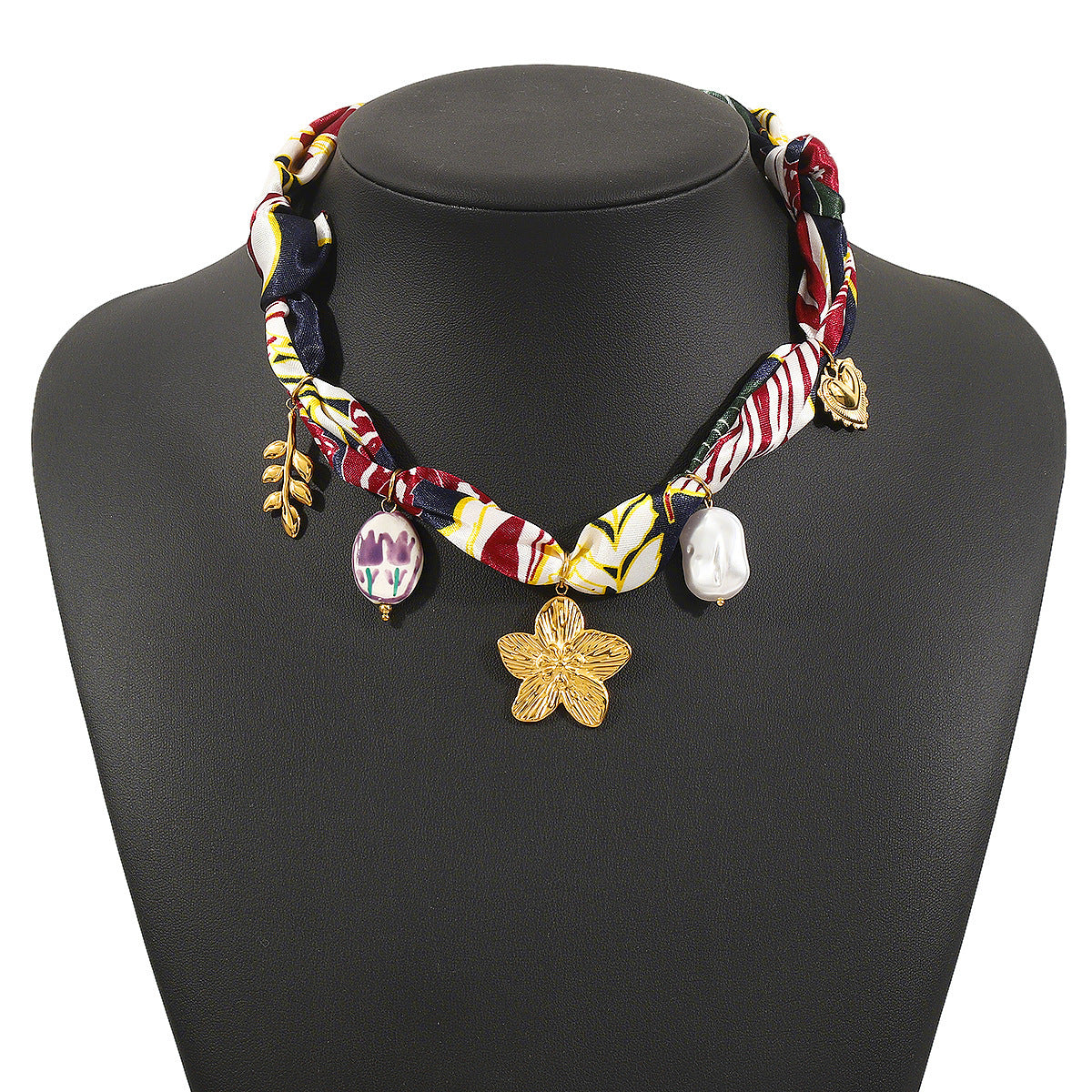 Casual Stainless Steel Flower Ceramic Pendant Necklace for Women