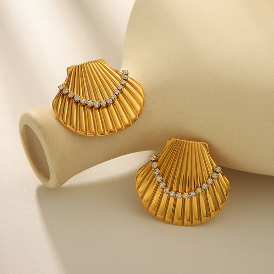 Ins Style Scallop Shell Shaped Titanium Steel Stud Earrings for Women with 18K Gold Plating and Rhinestone Inlay