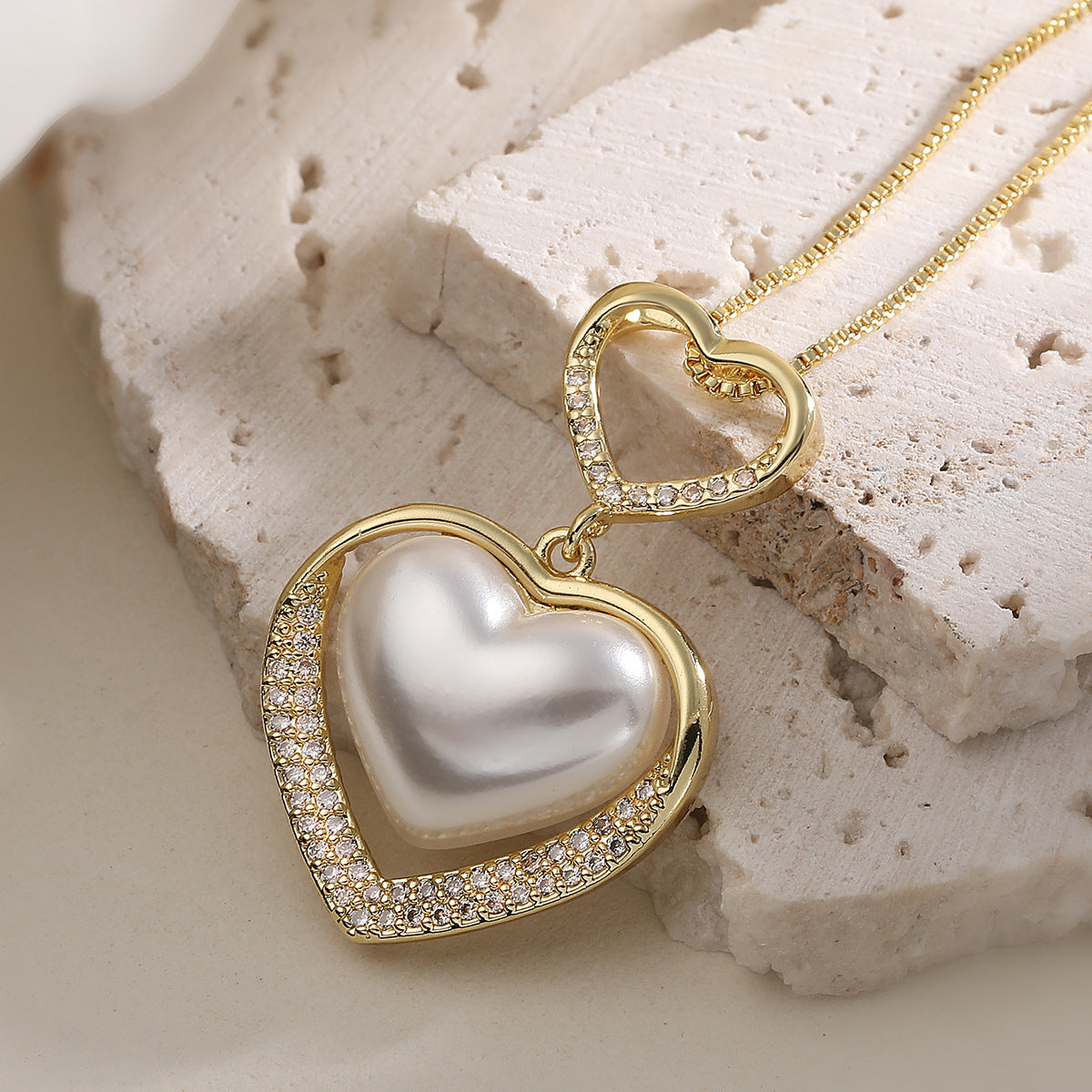Minimalist Elegant 18K Gold Plated Brass Heart Cubic Zirconia Pendant Necklace and Earring Set with Box Chain for Women