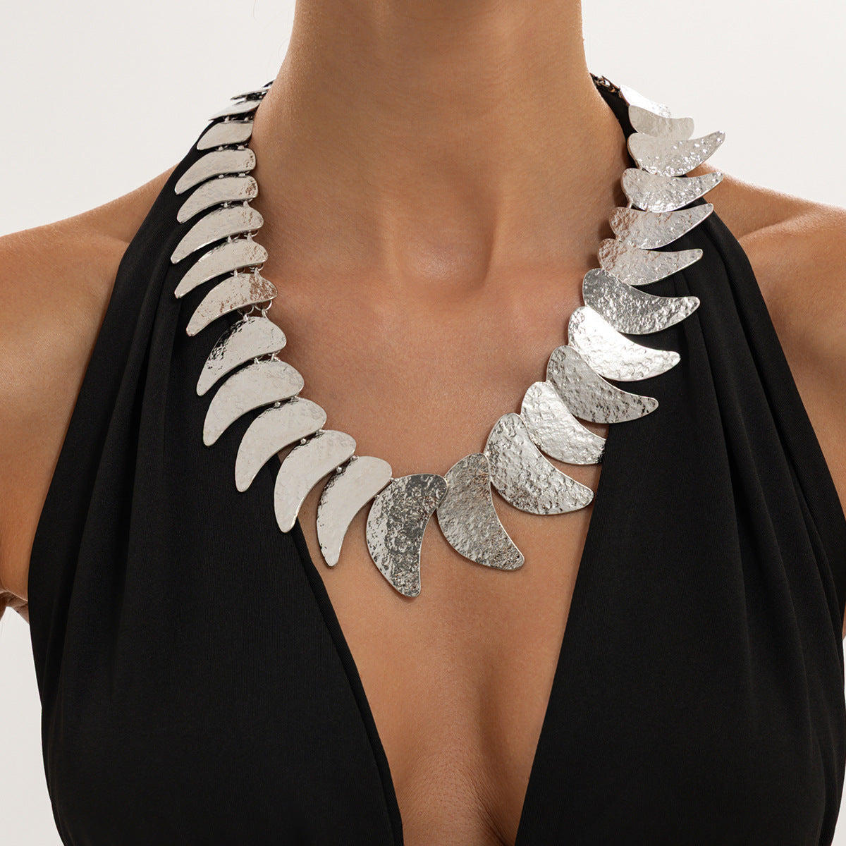 Vintage Punk Geometric Moon Zinc Alloy Plated Choker Necklace for Women