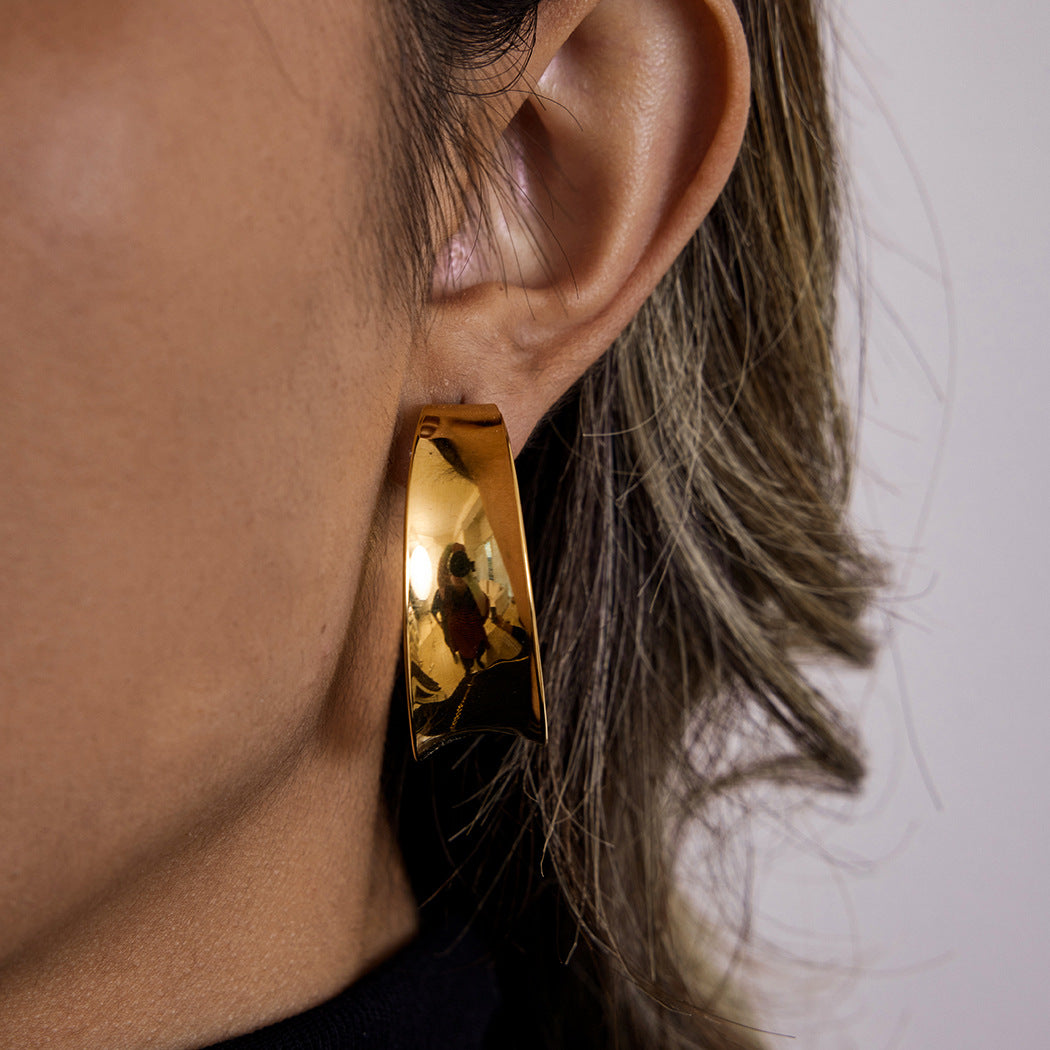 Pendientes de aro en C geométricos de acero inoxidable para mujer con acabado chapado, hipoalergénicos y resistentes a la decoloración, joyería de lujo para la oreja