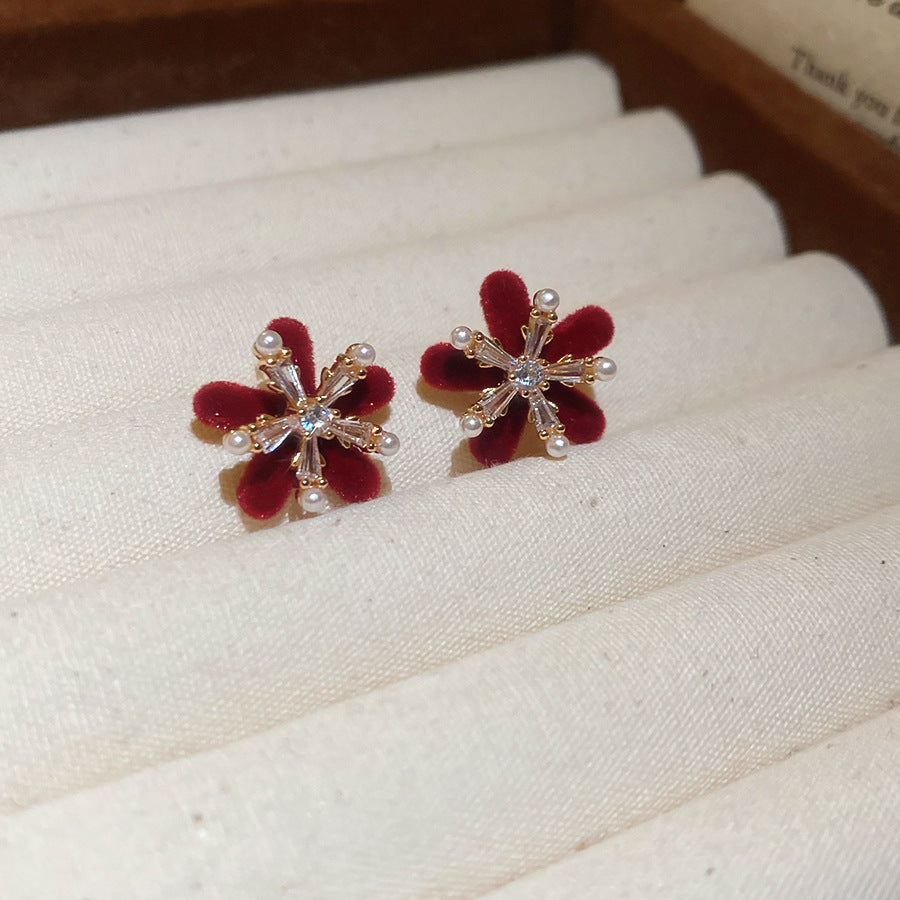 Elegantes Pendientes de Perlas Florales con Incrustaciones de Circonita en Acero Inoxidable para Mujer