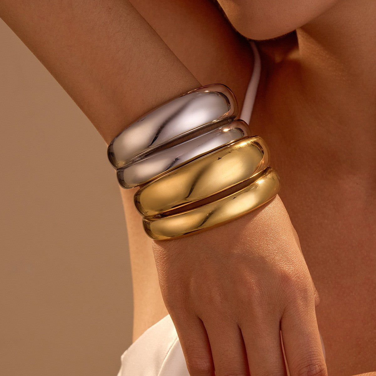 Minimalist Geometric Stainless Steel Cuff Bracelet with Plated Finish for Women Elegant High-End Hand Jewelry